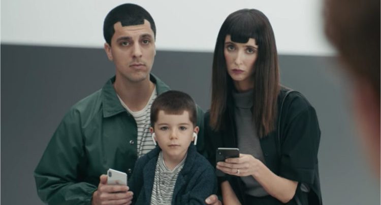 Samsung mocks iPhone X notch storage and multitasking in fresh batch of Ingenius ads 750x430 - مدونة التقنية العربية