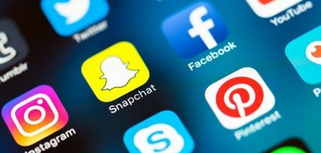 فوائد وأضرار مواقع التواصل الاجتماعي - مدونة التقنية العربية
