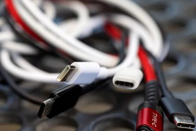 الإتحاد الأوروبي يلزم الشركات المصنعة للهاتف لدعم الإصدارات القادمة بمنافذ USB-C